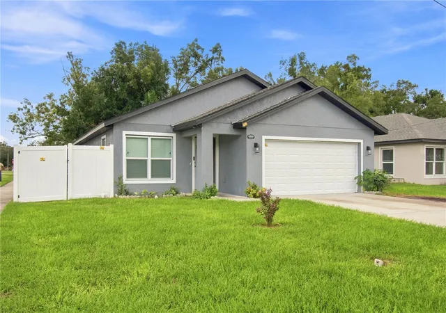 Photo 1 of Single family home for sale at 4300 Lenox Blvd, Orlando, FL 32811 | MLS# O6439157 | Listing updated on 2026-09-23