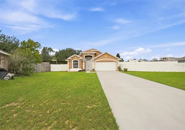 Photo 2 of Single family home for sale at 2247 Majestic Eagle Cir, Clermont, FL 34714 | MLS# W7889200 | Listing updated on 2026-09-05