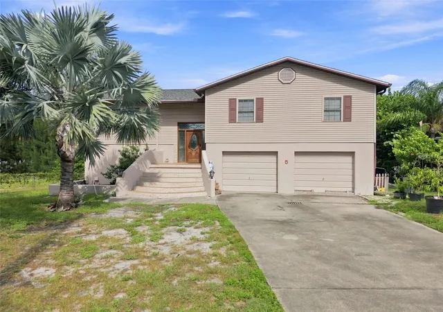 Photo 1 of Single family home for sale at 5 Venetian Ct, Tarpon Springs, FL 34689 | MLS# A4705049 | Listing updated on 2026-09-08