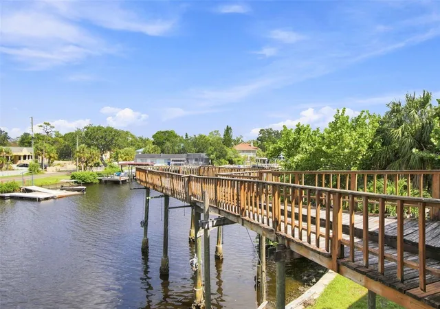 Photo 3 of Single family home for sale at 5 Venetian Ct, Tarpon Springs, FL 34689 | MLS# A4705049 | Listing updated on 2026-09-08