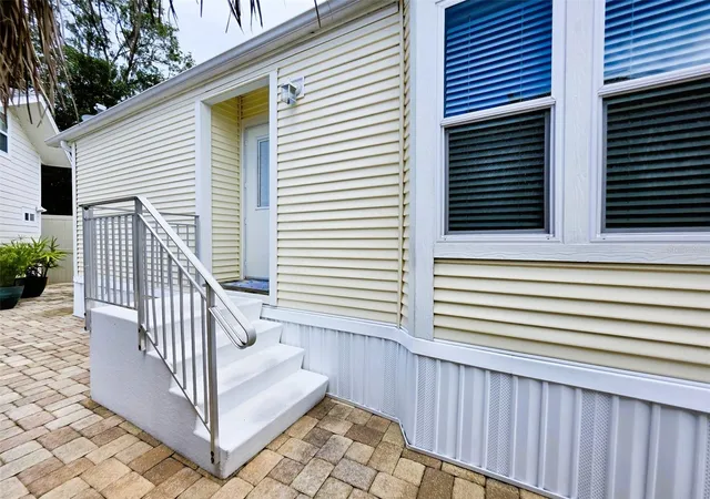 Photo 2 of Manufactured home for sale at 20300 Leonard Lot 33, Lutz, FL 33558 | MLS# W7889205 | Listing updated on 2026-09-22