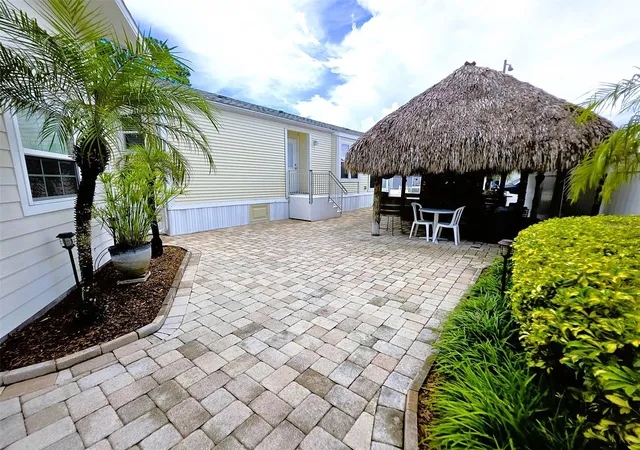 Photo 3 of Manufactured home for sale at 20300 Leonard Lot 33, Lutz, FL 33558 | MLS# W7889205 | Listing updated on 2026-09-22