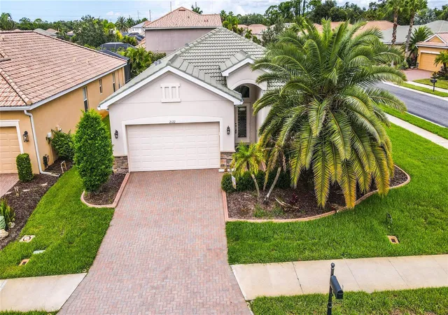 Photo 1 of Single family home for sale at 2122 Snapdragon Ln, Venice, FL 34292 | MLS# A4705057 | Listing updated on 2026-10-18