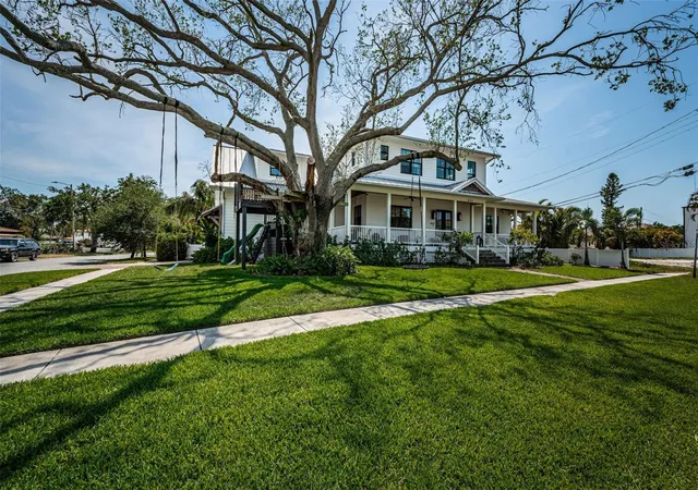 Photo 1 of Single family home for sale at 600 Alda Way Ne, Saint Petersburg, FL 33704 | MLS# TB8545536 | Listing updated on 2026-09-06