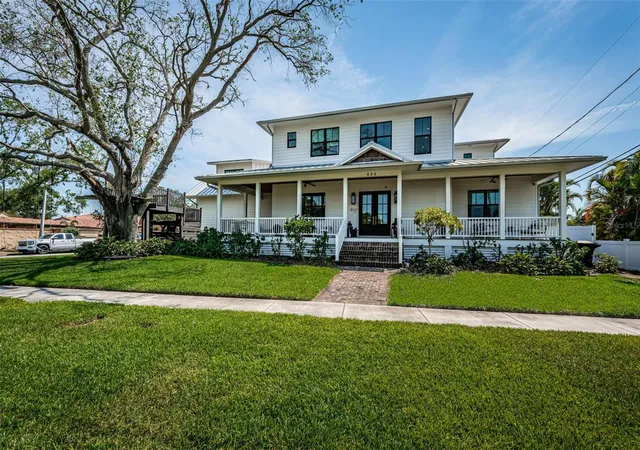 Photo 2 of Single family home for sale at 600 Alda Way Ne, Saint Petersburg, FL 33704 | MLS# TB8545536 | Listing updated on 2026-09-06
