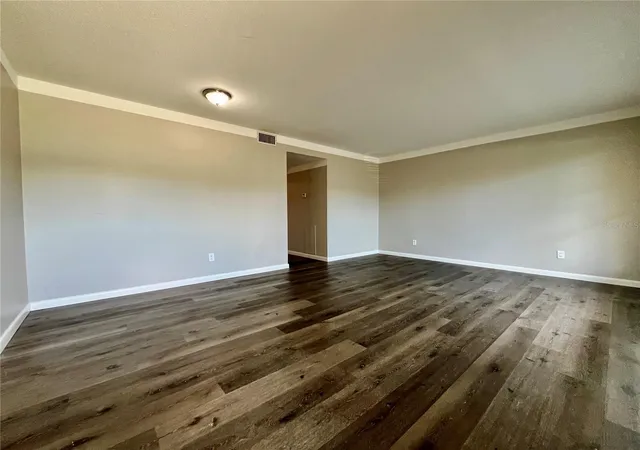 Photo 4 of Condo for sale at 2000 World Pkwy Blvd #7, Clearwater, FL 33763 | MLS# TB8545541 | Listing updated on 2026-09-23