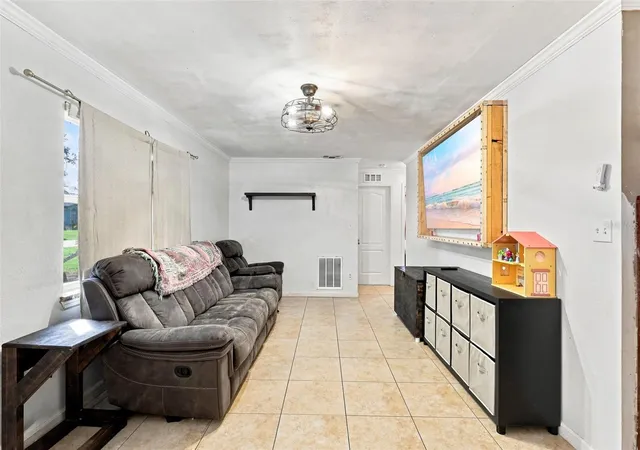 Photo 3 of Single family home for sale at 1842 India Palm Dr, Edgewater, FL 32141 | MLS# V4951121 | Listing updated on 2026-09-16