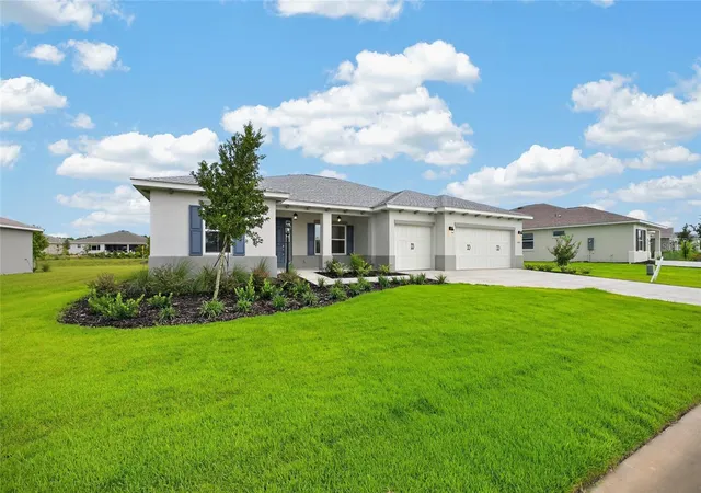 Photo 3 of Sale Pending at 10715 SW 102nd Lane, Ocala, FL 34481 | MLS# OM731683 | Listing updated on 2026-09-04