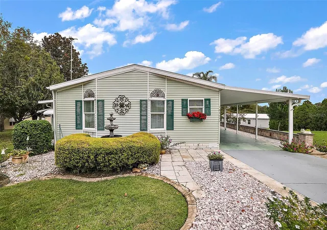 Photo 2 of Manufactured home for sale at 16577 Se 96th Avenue, Summerfield, FL 34491 | MLS# G5117372 | Listing updated on 2026-09-04