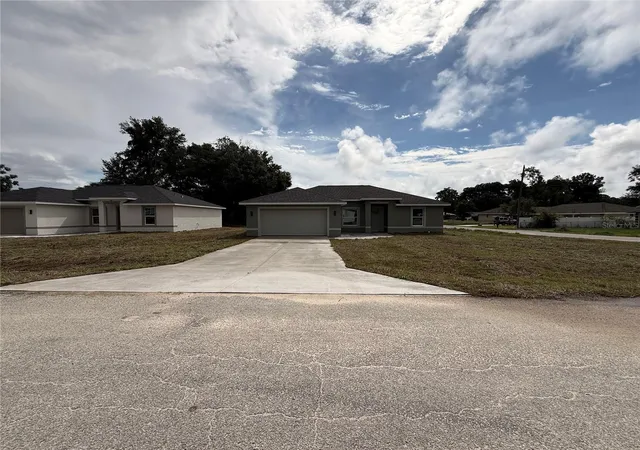 Photo 1 of Sale Pending at 13781 Se 40th Terrace, Summerfield, FL 34491 | MLS# OM731685 | Listing updated on 2026-09-06