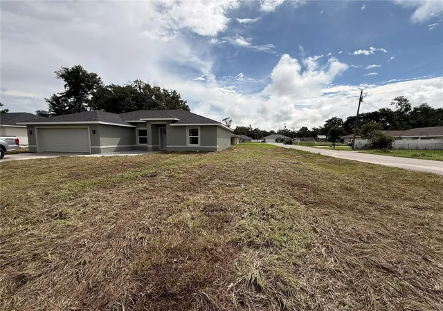 Photo 3 of Sale Pending at 13781 SE 40th Terrace, Summerfield, FL 34491 | MLS# OM731685 | Listing updated on 2026-09-06