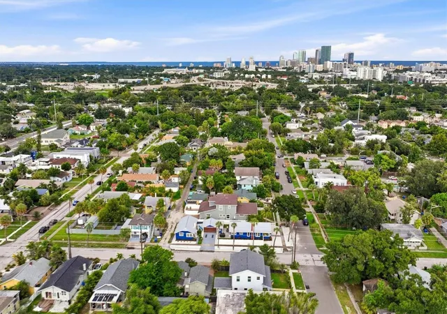 Photo 3 of Single family home for sale at 2363 4th Avenue N, Saint Petersburg, FL 33713 | MLS# A4705068 | Listing updated on 2026-09-06