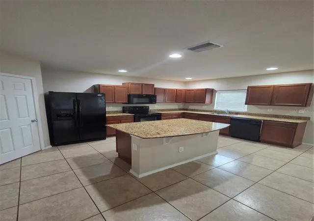 Photo 3 of Townhouse for sale at 4617 Somerset Hl Ln, Riverview, FL 33578 | MLS# TB8545568 | Listing updated on 2026-09-04