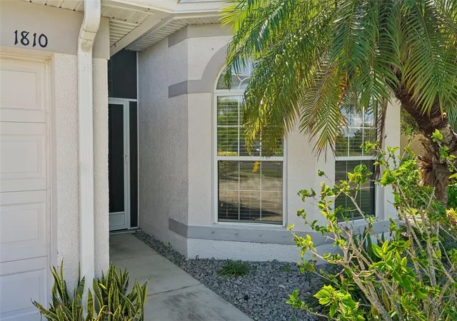 Photo 3 of Single family home for sale at 1810 Mira Lago Cir, Ruskin, FL 33570 | MLS# TB8545571 | Listing updated on 2026-10-09