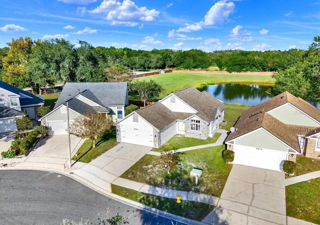 Photo 2 of Single family home for sale at 9981 Aloma Bnd Ln, Oviedo, FL 32765 | MLS# O6439191 | Listing updated on 2026-09-05