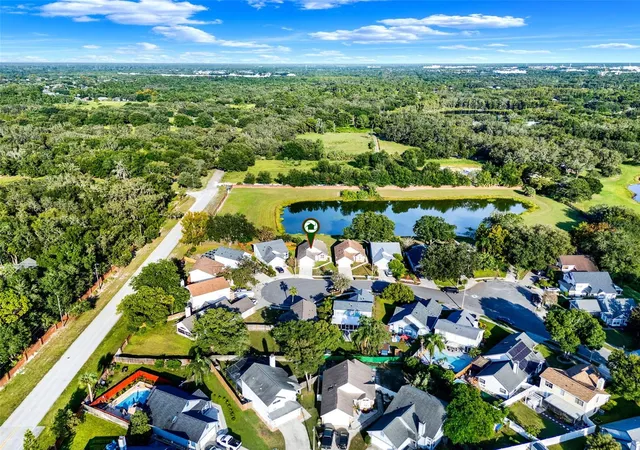 Photo 3 of Sale Pending at 9981 Aloma Bnd Ln, Oviedo, FL 32765 | MLS# O6439191 | Listing updated on 2026-10-02