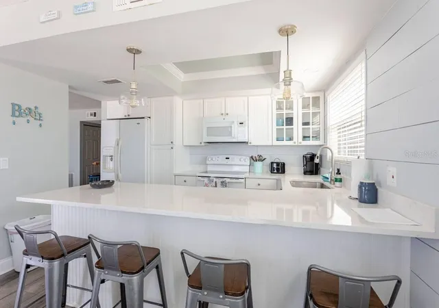 Listing Photo 1 - Condo for sale in building located at 18650 Gulf Blvd, Indian Shores, FL 33785 - Unit #314