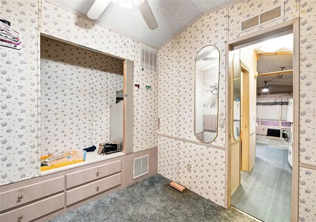 Photo 4 of Manufactured home for sale at 9454 Gray Fox Dr, Weeki Wachee, FL 34613 | MLS# W7889211 | Listing updated on 2026-10-07