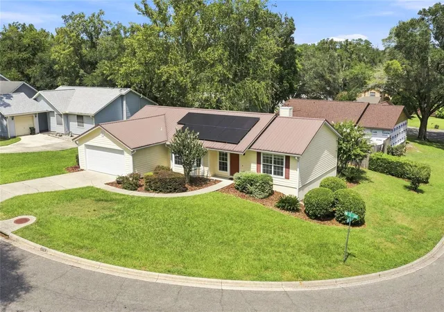 Photo 3 of Sale Pending at 8516 Nw 35th Lane, Gainesville, FL 32606 | MLS# GC543252 | Listing updated on 2026-09-13