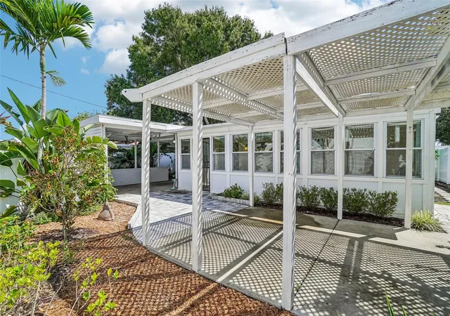 Photo 19 of Single family home for sale at 1010 45th Street N, Saint Petersburg, FL 33713 | MLS# TB8545577 | Listing updated on 2026-09-12