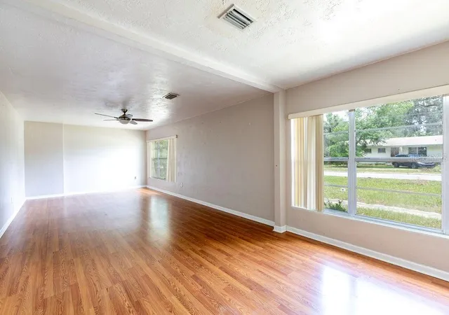 Photo 3 of Single family home for sale at 1407 Nw 21st Avenue, Gainesville, FL 32605 | MLS# GC543253 | Listing updated on 2026-09-07