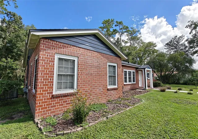 Photo 3 of Single family home for sale at 1326 NW 10th Avenue, Gainesville, FL 32605 | MLS# GC543254 | Listing updated on 2026-09-05