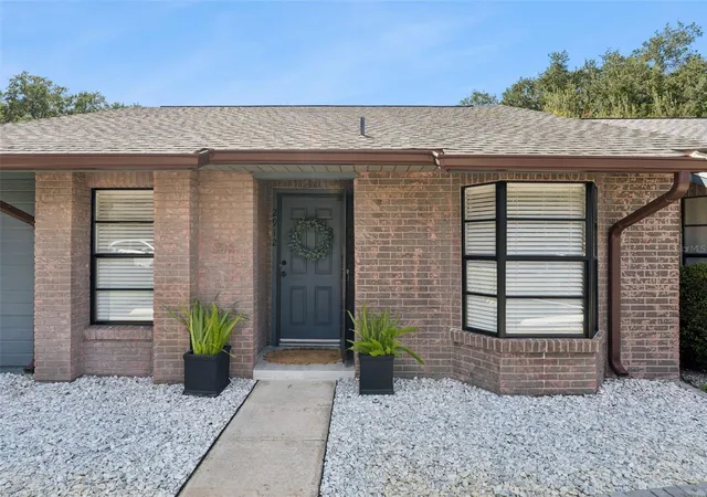 Photo 1 of Single family home for sale at 2912 Prince Oak Ct, Saint Cloud, FL 34769 | MLS# O6439207 | Listing updated on 2026-09-25