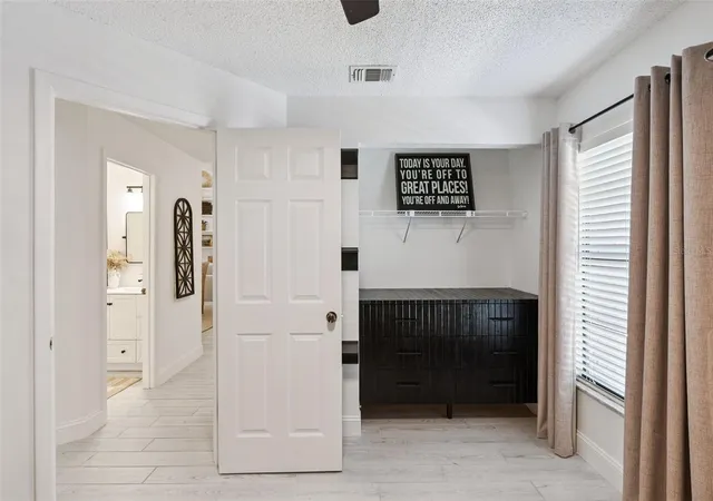 Photo 3 of Single family home for sale at 2912 Prince Oak Ct, Saint Cloud, FL 34769 | MLS# O6439207 | Listing updated on 2026-09-25