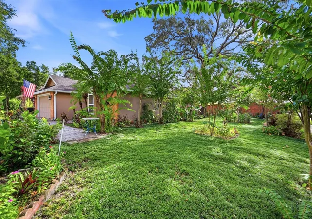 Photo 4 of Single family home for sale at 1109 Piedmont Oaks Dr, Apopka, FL 32703 | MLS# O6439209 | Listing updated on 2026-09-17