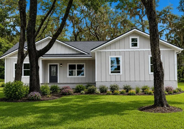 Photo 1 of Single family home for sale at 377 Se 4th Avenue, Melrose, FL 32666 | MLS# GC543255 | Listing updated on 2026-09-05