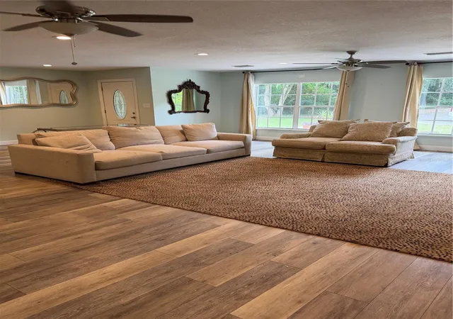 Photo 2 of Single family home for sale at 833 Collins Ave, Apopka, FL 32712 | MLS# FC321227 | Listing updated on 2026-09-05