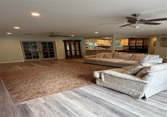 Photo 2 of Single family home for sale at 833 Collins Ave, Apopka, FL 32712 | MLS# FC321227 | Listing updated on 2026-09-05
