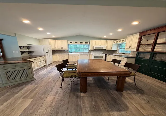 Photo 3 of Single family home for sale at 833 Collins Ave, Apopka, FL 32712 | MLS# FC321227 | Listing updated on 2026-09-05