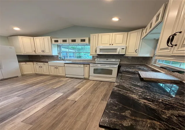 Photo 4 of Single family home for sale at 833 Collins Ave, Apopka, FL 32712 | MLS# FC321227 | Listing updated on 2026-09-05