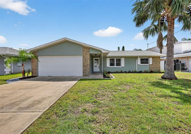 Photo 2 of Single family home for sale at 2175 Edythe Dr, Dunedin, FL 34698 | MLS# W7889218 | Listing updated on 2026-09-21