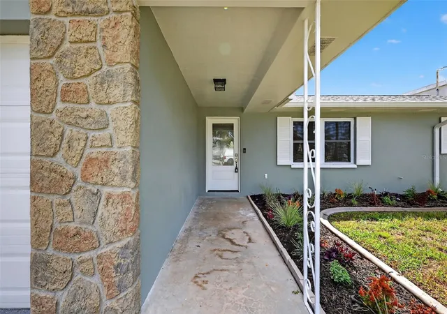 Photo 3 of Single family home for sale at 2175 Edythe Dr, Dunedin, FL 34698 | MLS# W7889218 | Listing updated on 2026-09-21