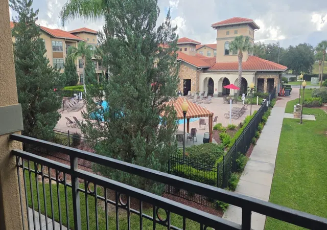 Photo 4 of Condo for sale at 910 Charo Pkwy #323, Davenport, FL 33897 | MLS# O6439224 | Listing updated on 2026-09-26