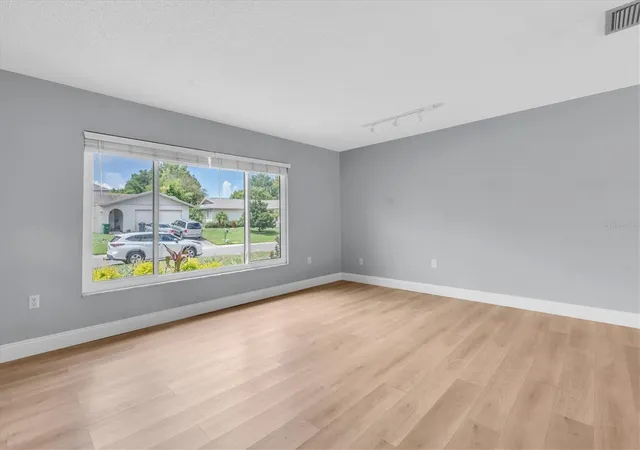 Photo 4 of Single family home for sale at 4159 Mallard Dr, Safety Harbor, FL 34695 | MLS# TB8545624 | Listing updated on 2026-09-30