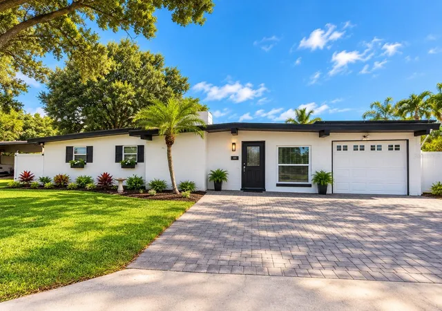 Photo 1 of Single family home for sale at 118 Upsala Rd, Sanford, FL 32771 | MLS# O6439230 | Listing updated on 2026-09-29