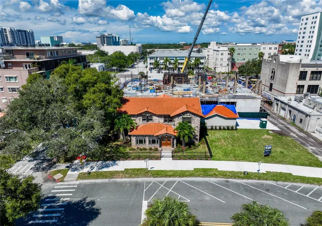 Listing Photo 1 - Condo for sale in building located at 749 Burlington Ave, Saint Petersburg, FL 33701 - Unit #200