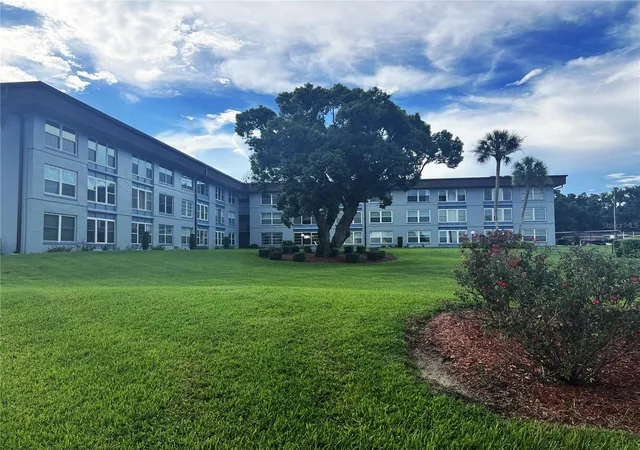 Photo 1 of Condo for sale at 333 Lake Howard Dr Nw #302B, Winter Haven, FL 33880 | MLS# O6439240 | Listing updated on 2026-09-06