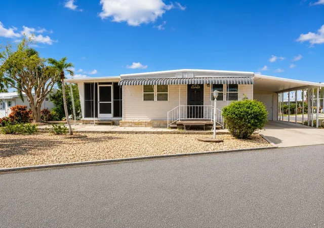 Photo 1 of Manufactured home for sale at 6620 Connecticut St, Bradenton, FL 34207 | MLS# A4705095 | Listing updated on 2026-09-04