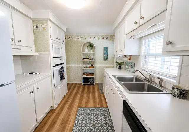 Photo 4 of Manufactured home for sale at 6620 Connecticut St, Bradenton, FL 34207 | MLS# A4705095 | Listing updated on 2026-09-04