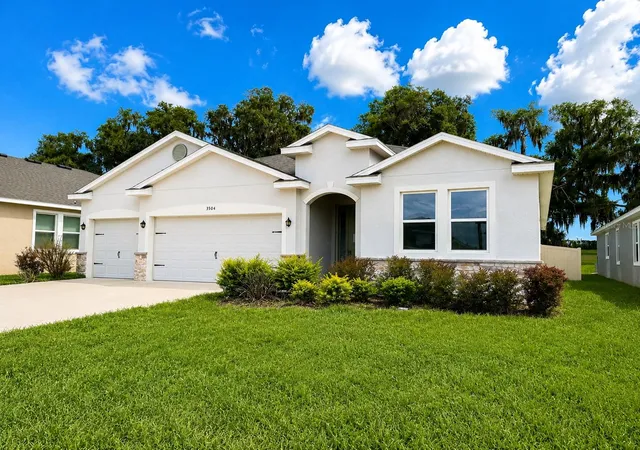 Photo 2 of Single family home for sale at 3504 Crooked River Dr, Plant City, FL 33565 | MLS# TB8545633 | Listing updated on 2026-09-05
