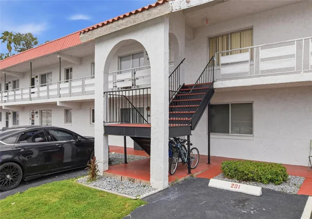 Condo for sale at 1100 Martinique Dr #203, WINTER HAVEN, FL 33884 | MLS# L4964839