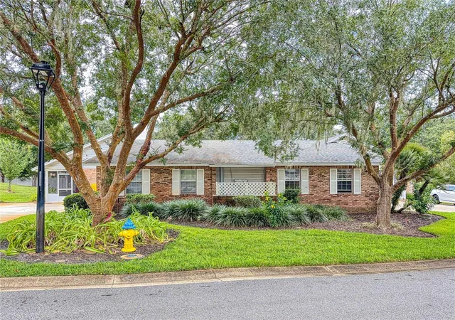 Photo 2 of Single family home for sale at 2490 S Glen Eagles Dr, Deland, FL 32724 | MLS# V4951129 | Listing updated on 2026-10-03