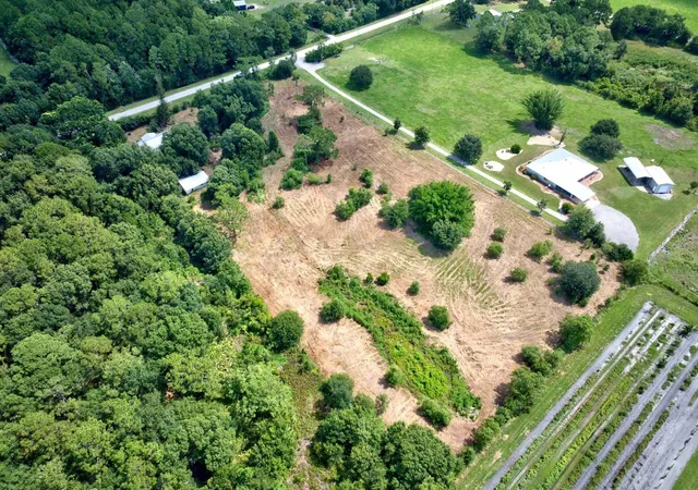 Photo 3 of Single family home for sale at 4802 E La Flam Rd, Avon Park, FL 33825 | MLS# L4964843 | Listing updated on 2026-10-09