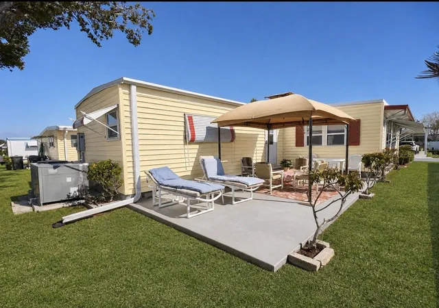 Photo 3 of Manufactured home for sale at 1100 Belcher Rd S #113, Largo, FL 33771 | MLS# TB8545653 | Listing updated on 2026-09-21