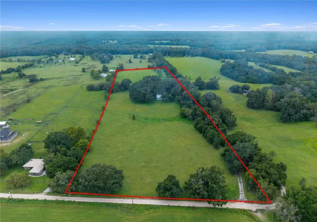 Photo 2 of Sale Pending at 22118 Old Providence Rd, Alachua, FL 32615 | MLS# GC543258 | Listing updated on 2026-10-05