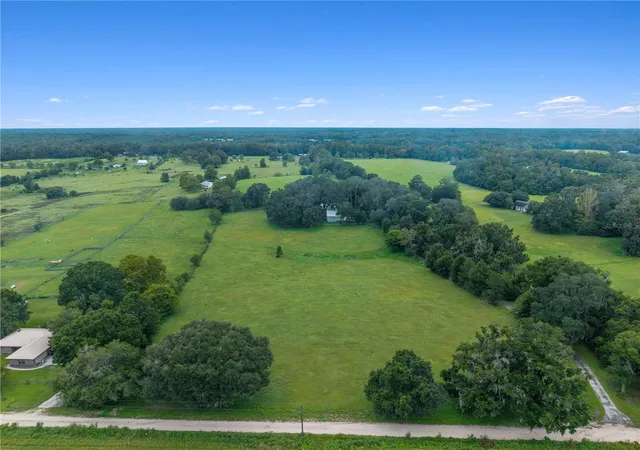 Photo 3 of Sale Pending at 22118 Old Providence Rd, Alachua, FL 32615 | MLS# GC543258 | Listing updated on 2026-10-05